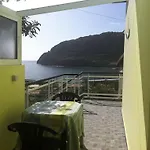 House On The 度假居