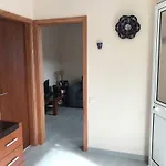 度假居 House On The