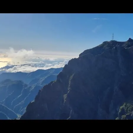 Сasa de vacaciones House On The Machico (Madeira)