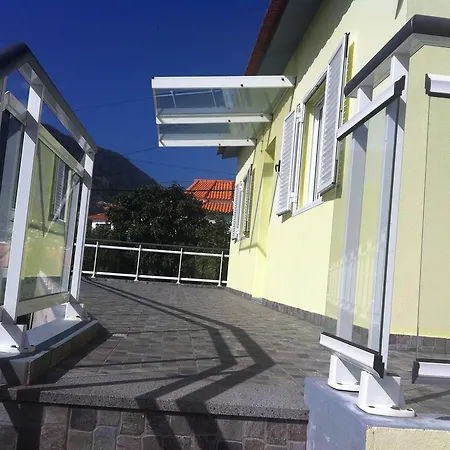 Сasa de vacaciones House On The *