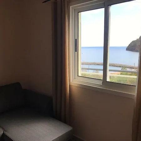 Vakantiehuis House On The Machico (Madeira)