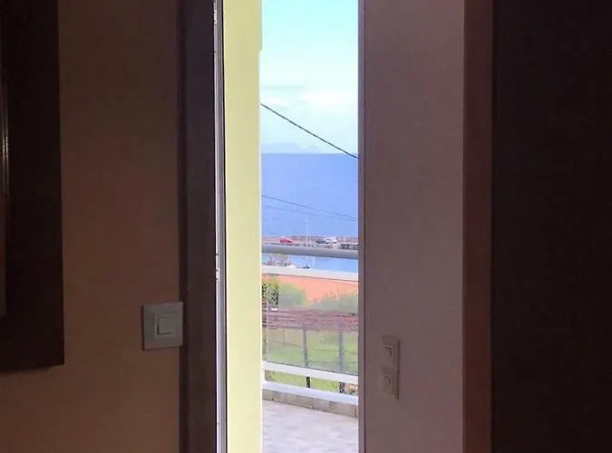 House On The Сasa de vacaciones Machico (Madeira)